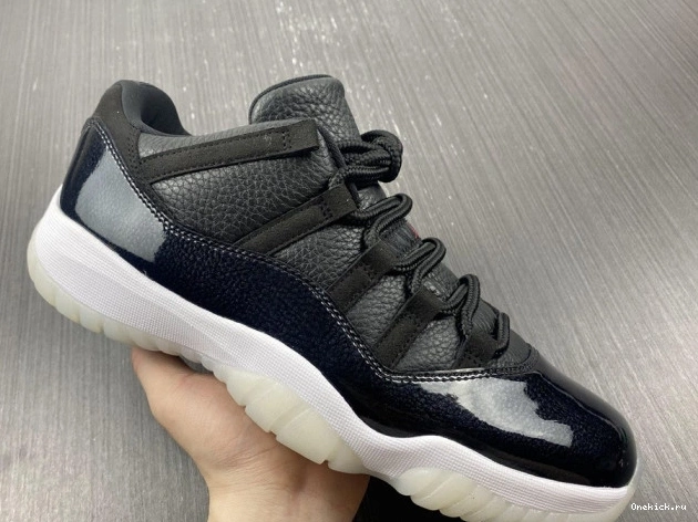 One Kick Jordan Low AV2187-001 Retro Air 72-10 11 0723